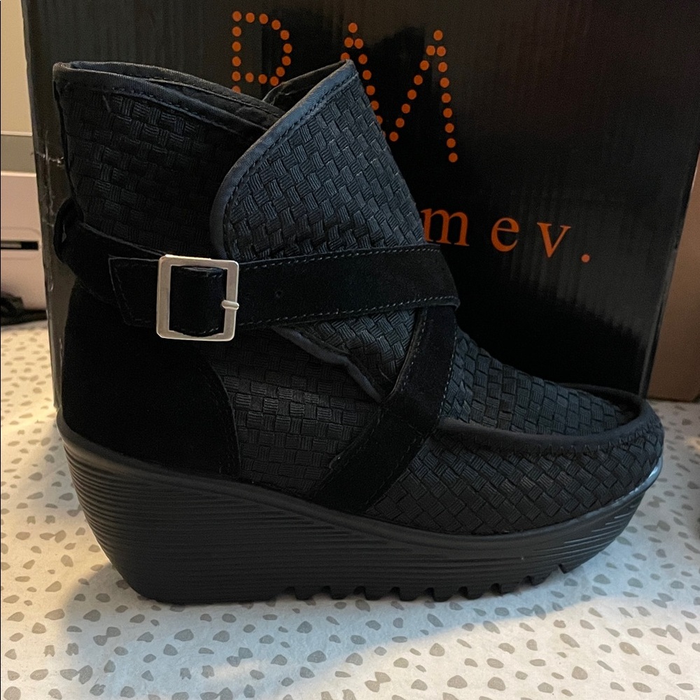 Bernie Mev Women’s Villamore Black Woven Ankle Boots size 37 NIB